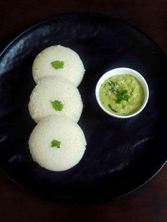 மரவள்ளிக்கிழங்கு இட்லி செய்முறை முக்கிய புகைப்படம்
