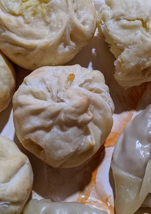 Una foto de Knishes de Papa, Cebolla & Queso ✨