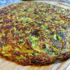 Una foto de Tortilla exprés 🕰️ espárragos, zanahoria, zapallo italiano 💫