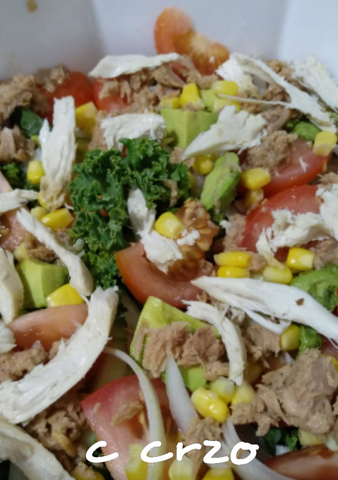 Una foto de Ensalada con pollo