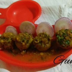 A picture of Stuffed tinda.