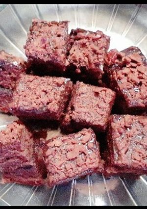 चकोलेट केक कडाही में(chocolate cake kadhai me recipe in hindi) रेसिपी मुख्य फोटो