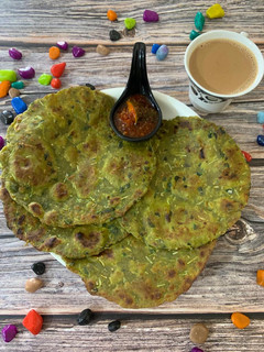 મેથી ના થેપલા (Methi Thepla Recipe In Gujarati) રેસીપી મુખ્ય ફોટો
