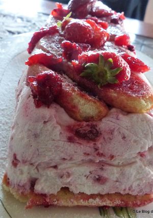 Une photo de Cake-charlotte aux fraises