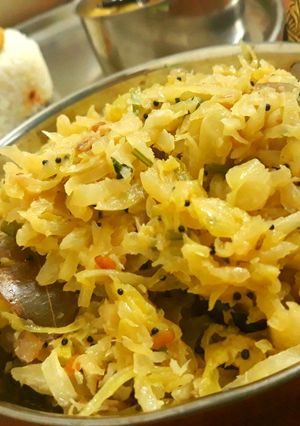 A picture of Cabbage poriyal.