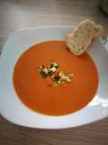 Rote Linsensuppe mit Halloumi