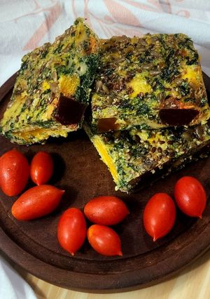 Una foto de 🎨Cuadrados de calabaza, remolacha, acelga y quinoa 🎨 Mosaicos tricolor 🎨