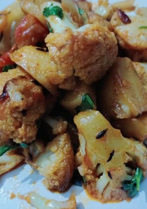 ढाबा स्टाइल आलू गोभी की सब्ज़ी (Dhaba style aloo gobhi ki sabzi recipe in hindi) रेसिपी मुख्य फोटो