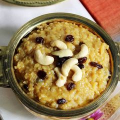 A picture of Sakkkarai Pongal.