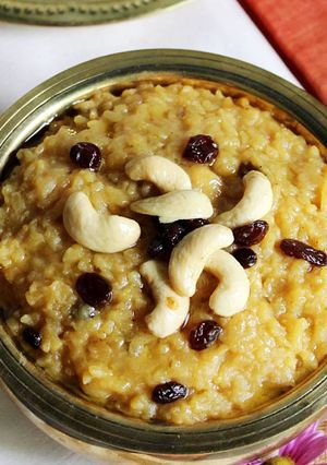 A picture of Sakkkarai Pongal.