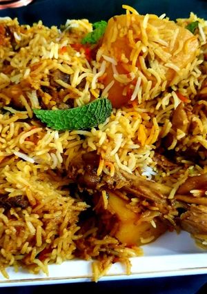 A picture of Chicken biryani.