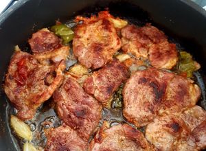Omlós, serpenyős tarja recept fotója