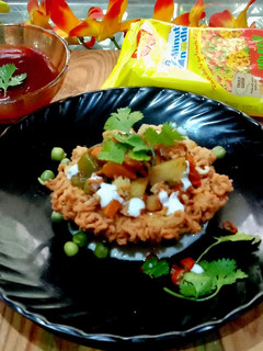 ম্যাগি কটৌরি চাট(Maggi katori chat recipe in Bengali) রেসিপির প্রধান ছবি