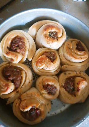 A picture of Qeema buns.