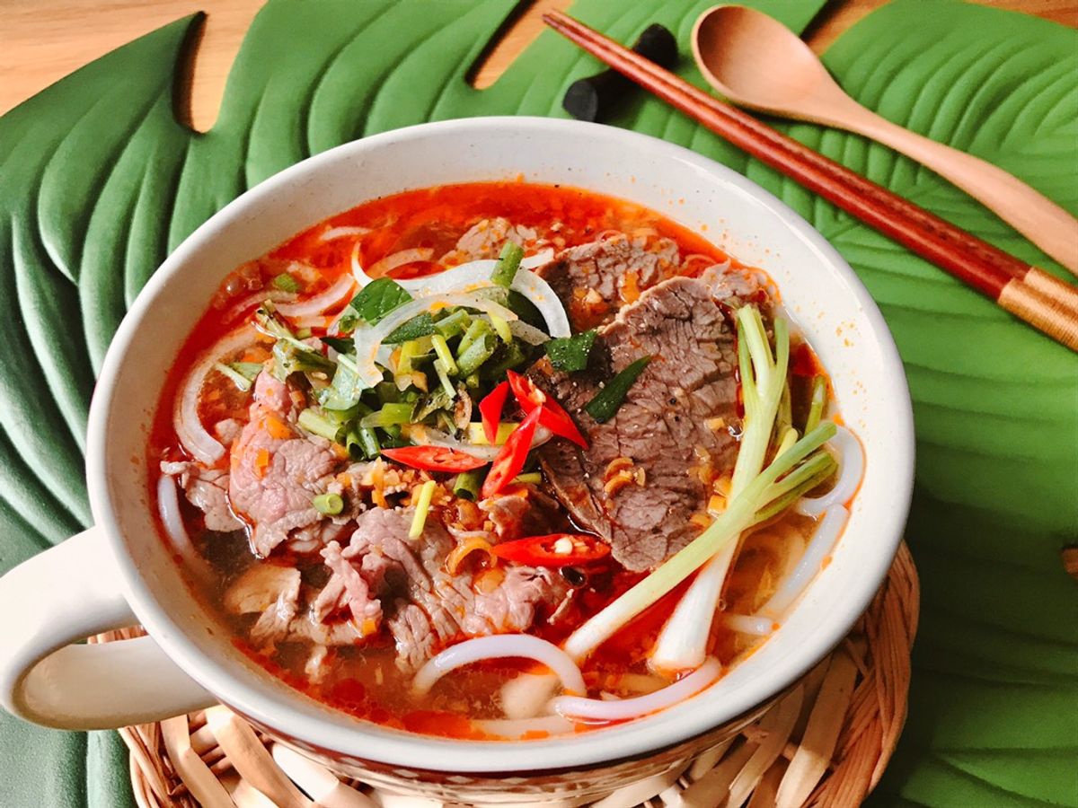 Bún Bò Huế Tái Nạm