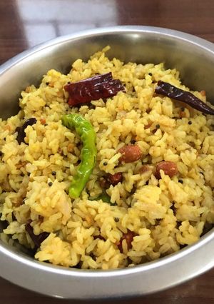 A picture of Pulihora (tamarind rice).