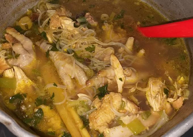 Soto ayam + ceker mantull