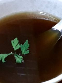 சுலபமான முடக்கத்தான் சூப் (sulabamana mudakkathan soup recipe in Tamil) செய்முறை முக்கிய புகைப்படம்