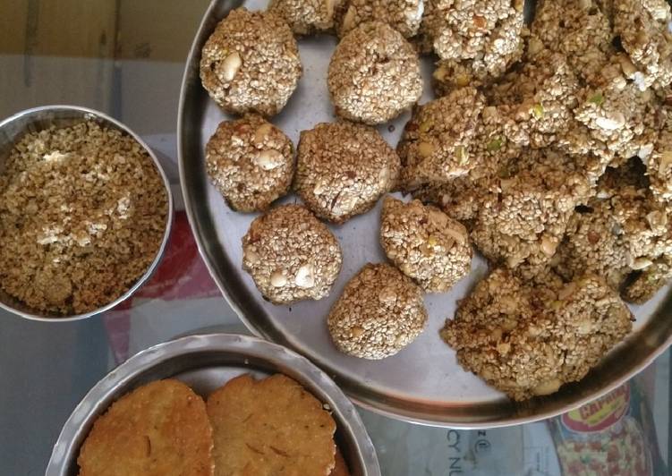 Til laddoo and chiki