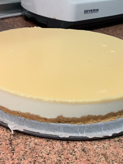 Una foto de Tarta de queso con chocolate blanco sin horno