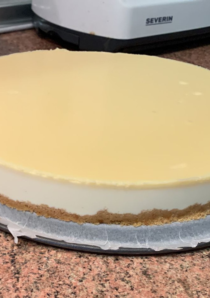Una foto de Tarta de queso con chocolate blanco sin horno