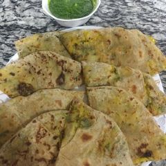 A picture of Aloo paratha.