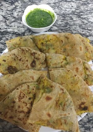 A picture of Aloo paratha.