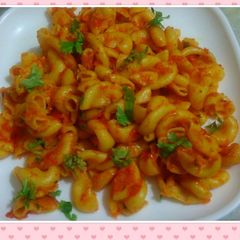 A picture of Tomato Macroni.