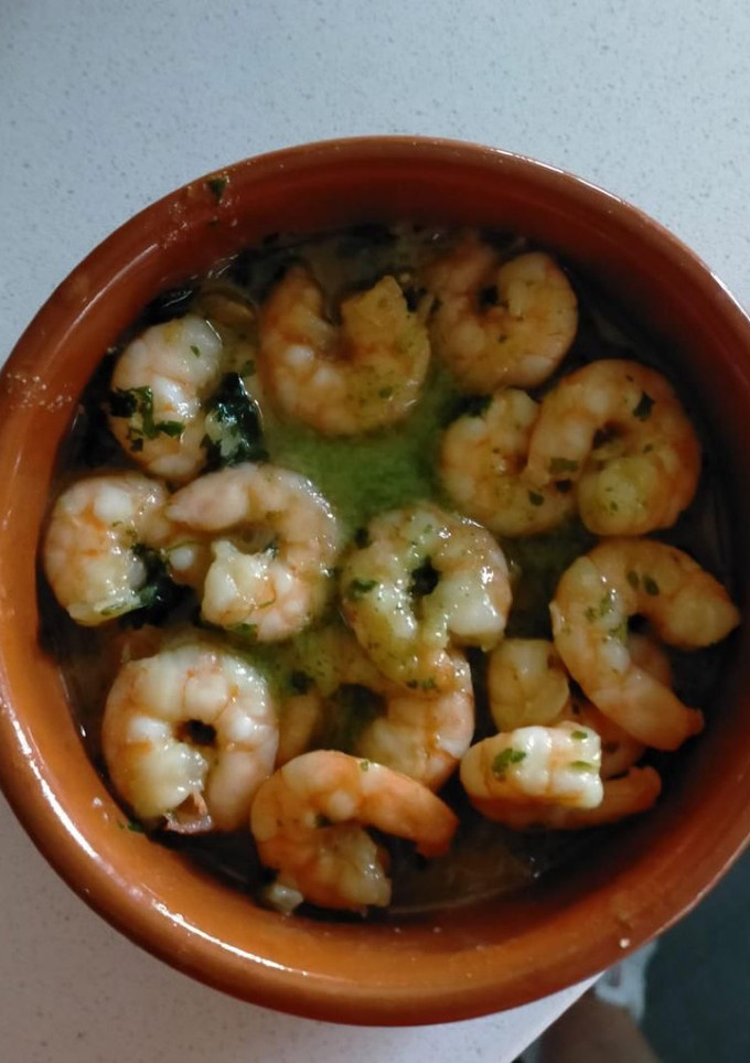 Una foto de Langostinos borrachos con Mojo de Cilantro