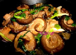 Une photo de Sauté de Shiitaké (po-ku) champignon