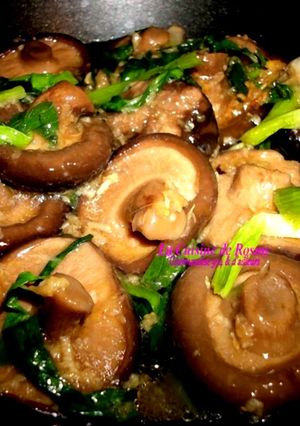 Une photo de Sauté de Shiitaké (po-ku) champignon