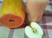 Una foto de licuado de avena y papaya