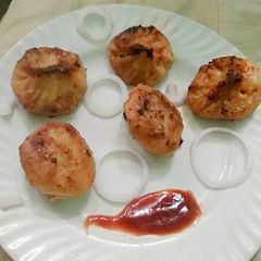 A picture of Tandoori momos.