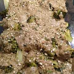 Una foto de Tm5 - Brócoli/Coliflor (al vapor) con Batata, bechamel & Crumble