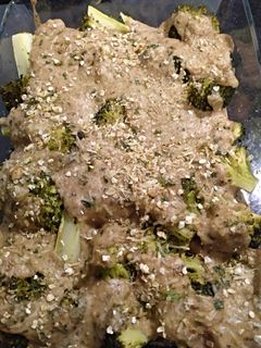 Una foto de Tm5 - Brócoli/Coliflor (al vapor) con Batata, bechamel & Crumble