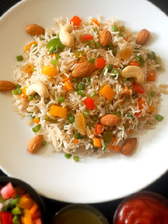 காஷ்மீர் ஃப்ரைடு ரைஸ் (kashmiri fried rice recipe in tamil) செய்முறை முக்கிய புகைப்படம்