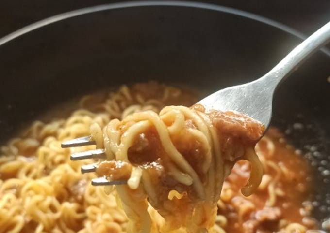 Simple Way to Prepare Speedy Mala Beef Tomato Noodles