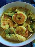 Gaeng Som with Shrimp and Cha-Om Omelet
