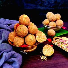 A picture of Gond ke Ladoo.