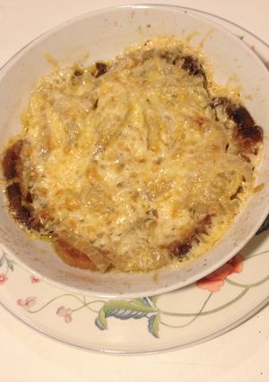 Une photo de Soupe gratinée à l'oignon