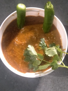 ટામેટા મરચાની ચટણી(tomato chilli chutney recipe in Gujarati) રેસીપી મુખ્ય ફોટો