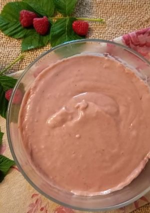 Foto di Crema pasticcera con i lamponi