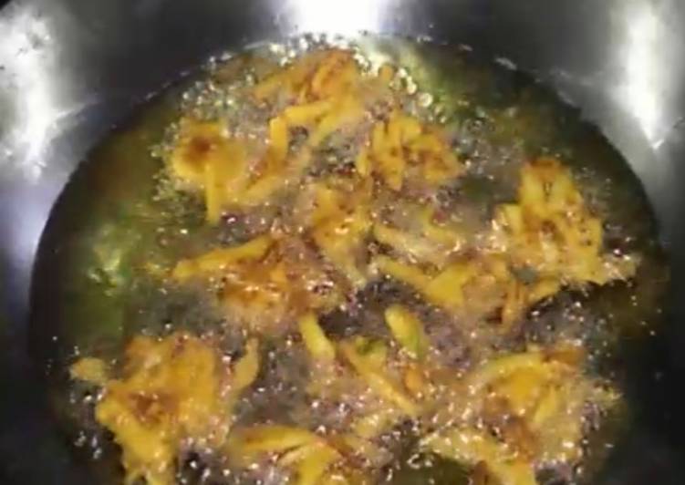 Simple Way to Prepare Crispy potato pakore in 21 Minutes for Mom