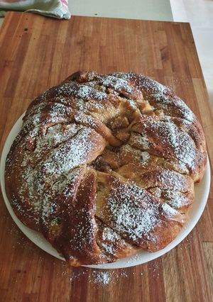 Una foto de Rosca rellena de manzanas