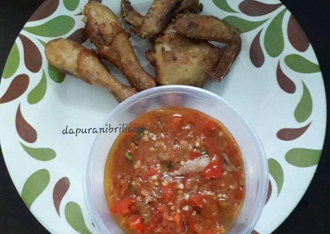 Ayam goreng jeruk nipis enak