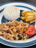 Saltado de repollo (col) con pollo