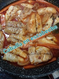 Una foto de Lomos de caballa en escabeche