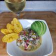 Ceviche de reineta con chips de platanoise