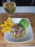 Ceviche de reineta con chips de platanoise