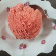 A picture of Strawberry and Banana ice-cream.